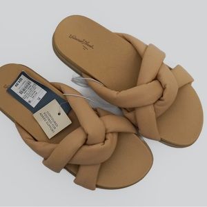 Universal Thread Sandals Size 7.5